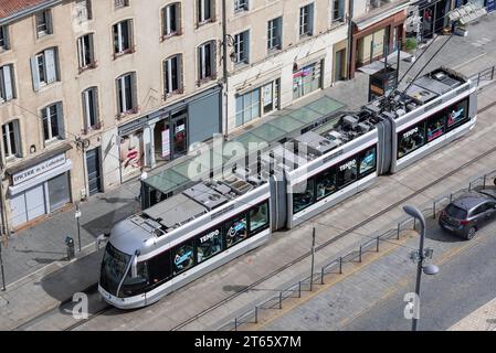 Nancy, France - le TVR gris et noir de Bombardier dans une rue. Banque D'Images