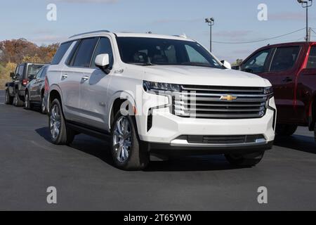 Pi. Wayne - 7 novembre 2023 : présentoir de vus Chevrolet Tahoe d'occasion. Avec des problèmes d'approvisionnement, Chevy achète et vend des voitures d'occasion et d'occasion pour répondre à la demande Banque D'Images