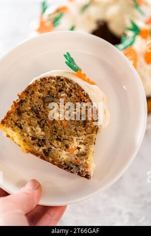 Gâteau de carotte avec glaçage au fromage à la crème Banque D'Images