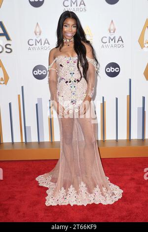 08 novembre 2023 - Nashville, Tennessee - Sacha. 57e cérémonie annuelle des CMA Awards, la plus grande soirée de musique country, tenue au Music City Center. Crédit photo : AdMedia/ MediaPunch Banque D'Images