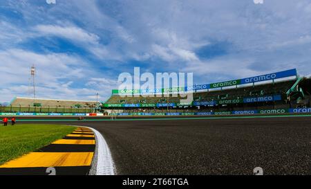 Suzuka Grand Prix circuit, 9 novembre 2023 : Buzzin' Corner au virage 1 lors du Grand Prix de Formule 1 du Japon 2023. Banque D'Images