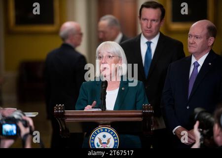 Washington, États-Unis. 08 novembre 2023. La sénatrice des États-Unis Patty Murray (démocrate de Washington) prononce une allocution après le déjeuner politique démocrate du Sénat, au Capitole des États-Unis à Washington, DC, États-Unis, mardi 7 novembre, 2023. photo de Rod Lamkey/CNP/ABACAPRESS.COM crédit : Abaca Press/Alamy Live News Banque D'Images