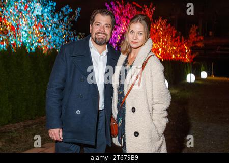 Création musicale - Romeo & Julia Liebe ist Alles Daniel Fehlow mit Ehefrau Jessica Ginkel BEI der Gala-Premiere von PALAZZO im Spiegelpalast am 08.11.2023 à Berlin. *** Première musicale Romeo Juliet Love is Everything Daniel Fehlow avec sa femme Jessica Ginkel lors de la première de PALAZZO au Spiegelpalast le 08 11 2023 à Berlin Copyright : xEventpressxKochanx crédit : Imago/Alamy Live News Banque D'Images