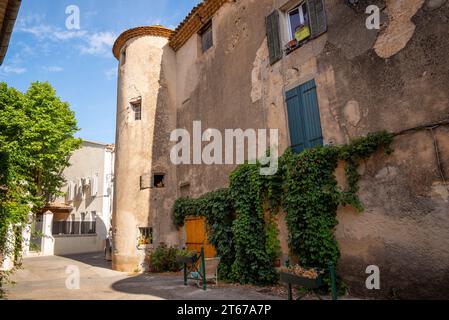 Le château de Néoules, un petit village du département du Var dans la région Provence Alpes Côte d'Azur en France. Banque D'Images