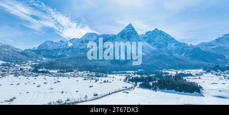 La belle région hivernale autour de Lermoos et Ehrwald dans le Tyrol d'en haut Banque D'Images