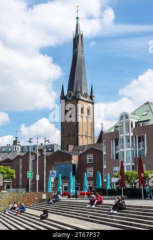 Dusseldorf, Allemagne - 2 juin 2022 : vue de St. Église Lambertus située dans la vieille ville, ou altstadt quartier de Dusseldorf en Rhénanie du Nord-Westphalie, GE Banque D'Images