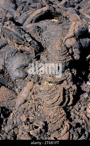 Bulle volcanique et pahoehoe. Île de Lanzarote, îles Canaries, Espagne. Banque D'Images