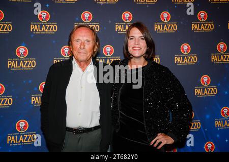 Claus Theo Gärtner mit Ehefrau Sarah Würgler BEI der Weltpremiere Ghosts und Ducks im Palazzozelt Berlin. *** Claus Theo Gärtner avec sa femme Sarah Würgler à la première mondiale de fantômes et Canards dans la tente Palazzo à Berlin crédit : Imago/Alamy Live News Banque D'Images