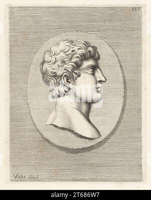 Tête d'un jeune homme aux cheveux bouclés courts. D'un bijou antique ovale. Gravure sur cuivre de Guillaume Vallet d'après Giovanni Angelo Canini de Iconografia, cioe disegni d'imagini de famosissimi monarchi, regi, filososi, poeti ed oratori dell' Antichita, dessins d'images de monarques célèbres, rois, philosophes, poètes et orateurs de l'Antiquité, Ignatio deLazari, Rome, 1699. Banque D'Images