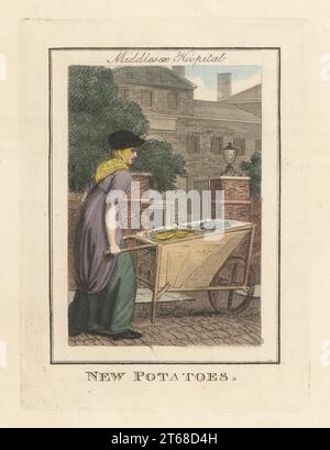 Femme vendant de nouvelles pommes de terre à l'hôpital Middlesex. En bonnet, fichu, robe et jupons avec brouette de pommes de terre. Portail et jardins de l'hôpital Middlesex, construit en 1755 et démoli en 2017. Gravure sur cuivre colorée à la main par Edward Edwards d'après une illustration de William Marshall Craig de Description des plaques représentant les Itinerant Traders de Londres, Richard Phillips, No. 71 St Pauls Churchyard, Londres, 1805. Banque D'Images