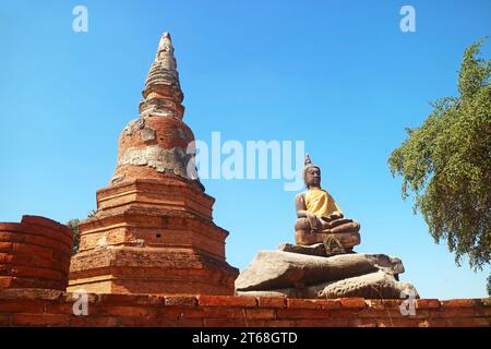 Images historiques de Bouddha et pagode des ruines du temple de Wat Phra Ngam à Ayutthaya, Thaïlande Banque D'Images