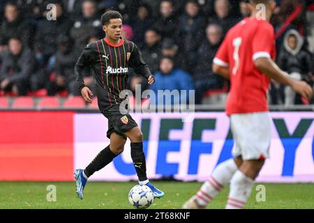 Ayanda Sishuba (10 ans) du RC Lens photographiée lors du match de la 4e journée de l'UEFA Youth League dans le groupe B lors de la saison 2023-2024 entre les équipes de jeunes de moins de 19 ans du PSV Eindhoven et le Racing Club de Lens le 8 novembre 2023 à Eindhoven, pays-Bas. (Photo de David Catry / Isosport) Banque D'Images