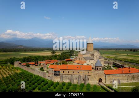 Complexe du monastère d'Alaverdi vue panoramique aérienne à Kakheti, Géorgie Banque D'Images