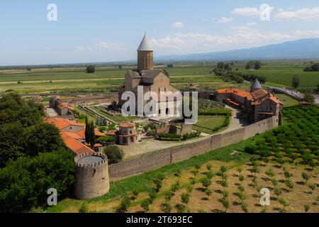 Complexe du monastère d'Alaverdi vue panoramique aérienne à Kakheti, Géorgie Banque D'Images