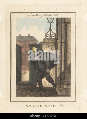 Ramoneur vendant de la suie devant l'hôpital Foundling. L'enfant balaye en casquette noire avec plaque de laiton indiquant son employeur, sac de suie, vendu comme fumier. Devant le Foundling Hospital, une association caritative créée au 18e siècle pour les orphelins. Gravure sur cuivre colorée à la main par Edward Edwards d'après une illustration de William Marshall Craig de Description des plaques représentant les Itinerant Traders de Londres, Richard Phillips, No. 71 St Pauls Churchyard, Londres, 1805. Banque D'Images