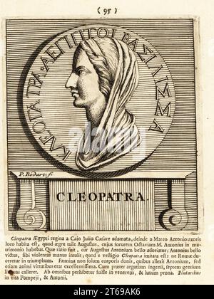 Cléopâtre VII Philopator, 69-30 av. J.-C., reine du Royaume ptolémaïque d'Égypte, amante de Marc Antoine. Portrait de profil en voile à partir d'une pièce de monnaie. Gravure sur cuivre de Pieter Bodart (1676-1712) de Henricus Spoors Deorum et Heroum, Virorum et Mulierum Illustrium imagine Antiquae Illustatae, Gods and Heroes, Men and Women, Illustrated with Antique Images, Petrum, Amsterdam, 1715. Publié pour la première fois sous le titre Favissæ utriusque antiquitatis tam Græcæ quam Romanæ en 1707. Henricus Spoor était un médecin néerlandais, érudit classique, poète et écrivain, fl. 1694-1716. Banque D'Images