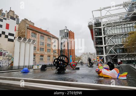 LA MYTHIQUE FONTAINE STRAVINSKY FRAÎCHEMENT RESTAURÉE À PARIS Banque D'Images