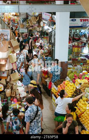 Da Nang, Vietnam - 27 juin 2023 : intérieur du marché Cho Han Banque D'Images