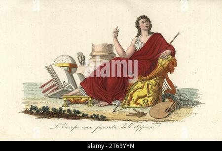 Figure allégorique de l'Europe assise sur un trône dans une robe violette avec livres, globe, palette, sceptre, lyre et hibou. D'après une peinture d'Andrea Appiani.. LEPA Come figurata dallAppiani. Gravure sur cuivre colorée à la main de Giulio Ferrarios costumes Ancient and Modern of the Peoples of the World, il Costume Antico e Moderno, Florence, 1842. Banque D'Images