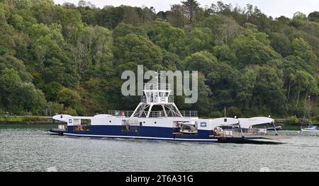 Le Higher Ferry de l'autre côté de la rivière Dart à Dartmouth, South Devon, vu ici au Britannia Crossing du côté Kingswear de la rivière. Banque D'Images