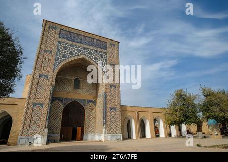 Shahrisabz, Ouzbékistan - 5 novembre 2023 : la mosquée Kok Gumbaz à Shahrisabz, Ouzbékistan. Banque D'Images