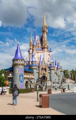 Château de Cendrillon au bout de main Street dans le Magic Kingdom à Walt Disney World, Orlando, Floride Banque D'Images