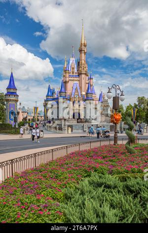 Château de Cendrillon au bout de main Street dans le Magic Kingdom à Walt Disney World, Orlando, Floride Banque D'Images