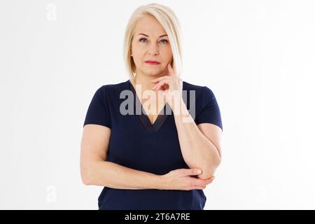 Triste femme d'âge moyen, femme mature inquiète de quelque chose, isolée sur fond blanc, portrait d'une femme mature frustrée et triste Banque D'Images
