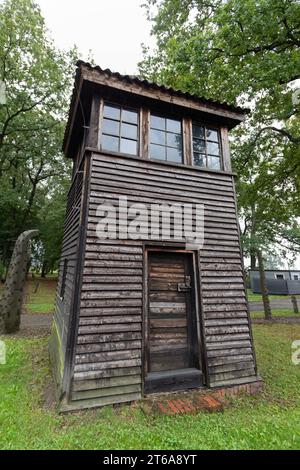 KZ Auschwitz Wachtuerme aus Holz stehen an den Gelaendegrenzen und auf dem Gelaende des Kontentrationslagers. *** Camp de concentration d'Auschwitz des tours de guet en bois se dressent sur le périmètre et sur le terrain du camp de concentration xMMx crédit : Imago/Alamy Live News Banque D'Images