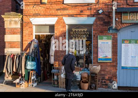 Mansions antiques, Bailgate, Lincoln City, Lincolnshire, Angleterre, ROYAUME-UNI Banque D'Images
