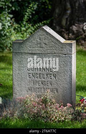 Pierre tombale allemande de la première Guerre mondiale au St. Cimetière militaire Symphorien, cimetière militaire de la première Guerre mondiale à Saint-Symphorien près de Mons, Hainaut, Belgique Banque D'Images