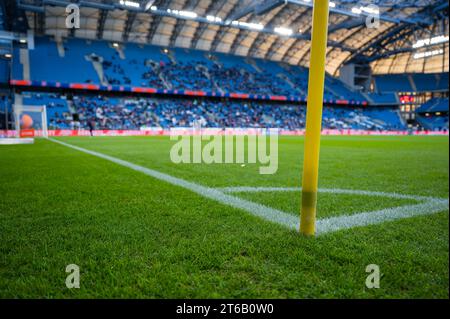 Gros plan sur le poteau du drapeau dans le coin du terrain de football Banque D'Images