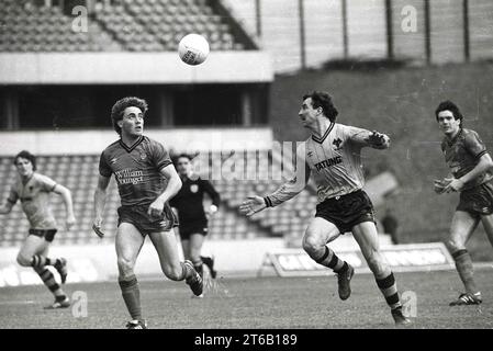 Wolverhampton Wanderers v Fulham, 27 avril 1985 Tony Evans of Wolves Banque D'Images