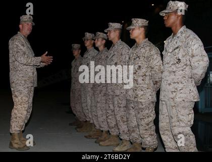 LES généraux sud-coréens AMÉRICAINS commandent les forces des Marines depuis la mer 130825 Banque D'Images