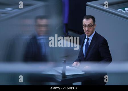 Berlin, Deutschland, 09.11.2023 : Sitzungswoche im Deutschen Bundeslandwirtschaftsminister CEM Özdemir, Grüne *** Berlin, Allemagne. , . Semaine de séance au Bundestag Ministre fédéral de l'Agriculture CEM Özdemir, Verts Copyright : xdtsxNachrichtenagenturx dts 25450 crédit : Imago/Alamy Live News Banque D'Images