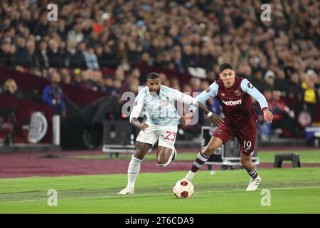 Londres, Royaume-Uni. 09 novembre 2023. Rodinei de l'Olympiacos sur le ballon lors du match de l'UEFA Europa League entre West Ham United et l'Olympiacos Pirée au London Stadium, Queen Elizabeth Olympic Park, Londres, Angleterre, le 9 novembre 2023. Photo de Joshua Smith. Usage éditorial uniquement, licence requise pour un usage commercial. Aucune utilisation dans les Paris, les jeux ou les publications d'un seul club/ligue/joueur. Crédit : UK Sports pics Ltd/Alamy Live News Banque D'Images