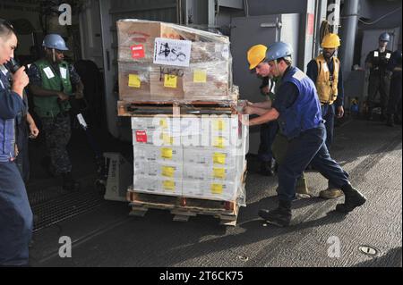 BOXER USS (LHD 4) 131115 Banque D'Images