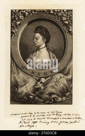 Mme Ann Street Barry (1734-1801), chanteuse, danseuse et actrice anglaise. Dans le manuscrit, :elle est apparue sur la scène par le nom de Mme [William] Dancer qui a fait un retour à son mariage avec M. [Spranger] Barry, décédé en 1777. En 1778, elle a épousé M. Crawford, conseiller à Dublin. Elle est morte en 1801, ayant quelques années a piqué la scène.. Portrait de l'actrice avec des perles dans ses cheveux et un choker de ruban, à l'intérieur d'une bordure ovale, au-dessus d'un emblème de masque de théâtre, épée et drapery. Gravure de coperplate par un artiste inconnu, publiée à Londres, 1780. Banque D'Images