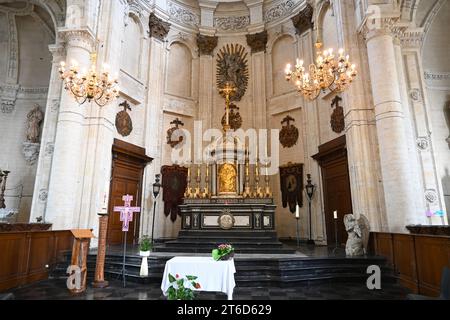 Autel à l'intérieur de l'église de St. Jean-Baptiste au Béguinage (Église Saint-Jean-Baptiste au Béguinage) – Bruxelles Belgique – 24 octobre 2023 Banque D'Images