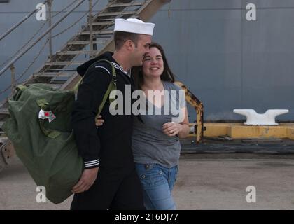 USS fort McHenry Homecoming 121130 Banque D'Images