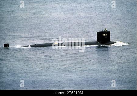 USS Gurnard (SSN-662) en route au large de San Diego le 1 février 1991 (6467986) Banque D'Images