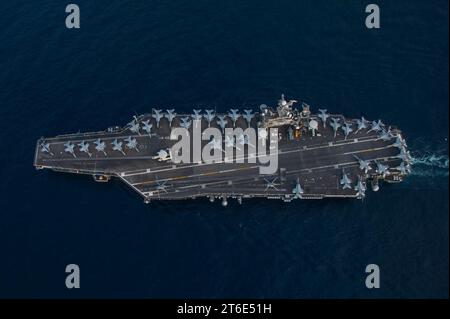 USS Harry S. Truman (CVN-75) en route dans la mer Ionienne le 17 mars 2022 (220317 Banque D'Images