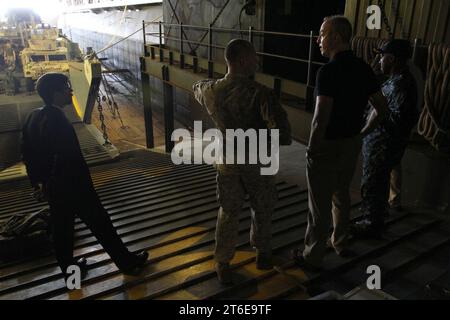 USS Iwo Jima (LHD 7) 150212 Banque D'Images