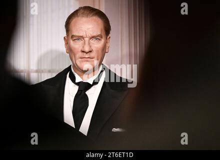 Berlin, Allemagne. 09 novembre 2023. La figure de cire de Kemal Atatürk, fondateur de la République turque, est présentée à Madame Tussauds Berlin. Crédit : Jens Kalaene/dpa/Alamy Live News Banque D'Images