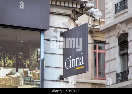 Bordeaux , France - 11 04 2023 : Cinna boutique logo marque et texte de signe sur le mur magasin français décoration maison chaîne d'intérieur boutique Banque D'Images