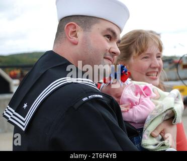 L'USS Pittsburgh rentre chez lui Banque D'Images