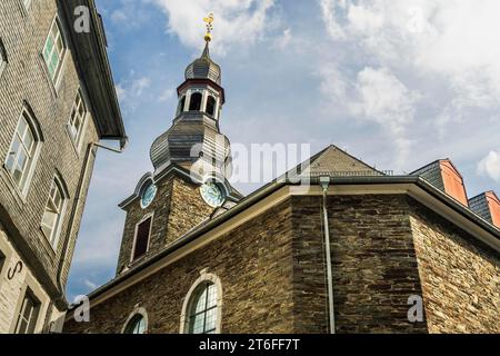 Vieille ville de Monschau dans la région Eifel, Rhénanie du Nord-Westphalie, Allemagne Banque D'Images