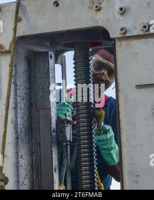 USS Sterett (DDG 104) 141115 Banque D'Images