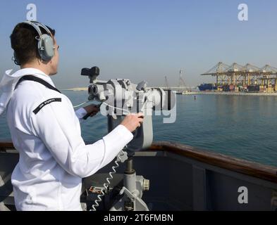 USS Sterett (DDG 104) 141119 Banque D'Images