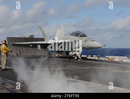 USS Theodore Roosevelt action 150317 Banque D'Images